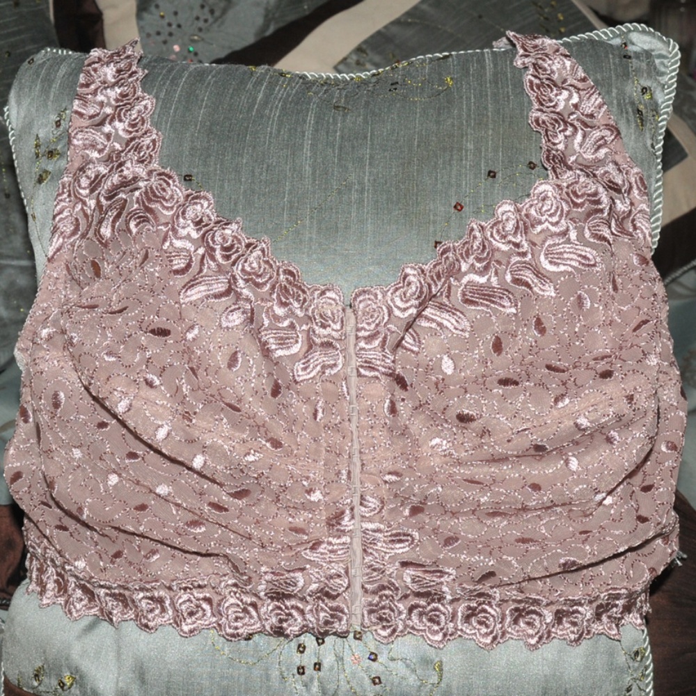 42DDD Sexy Amoureuse Beige 42F Front Close Bra